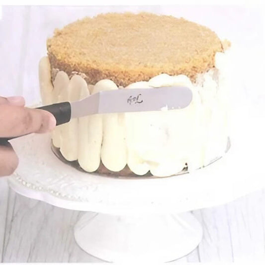 How to Smooth Cream on Your Cake?